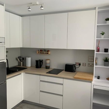 Cp High Floor Luxury Studio Gibraltar Bagian luar foto