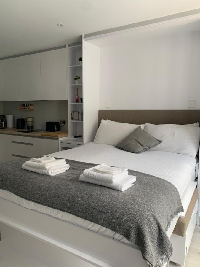 Cp High Floor Luxury Studio Gibraltar Bagian luar foto