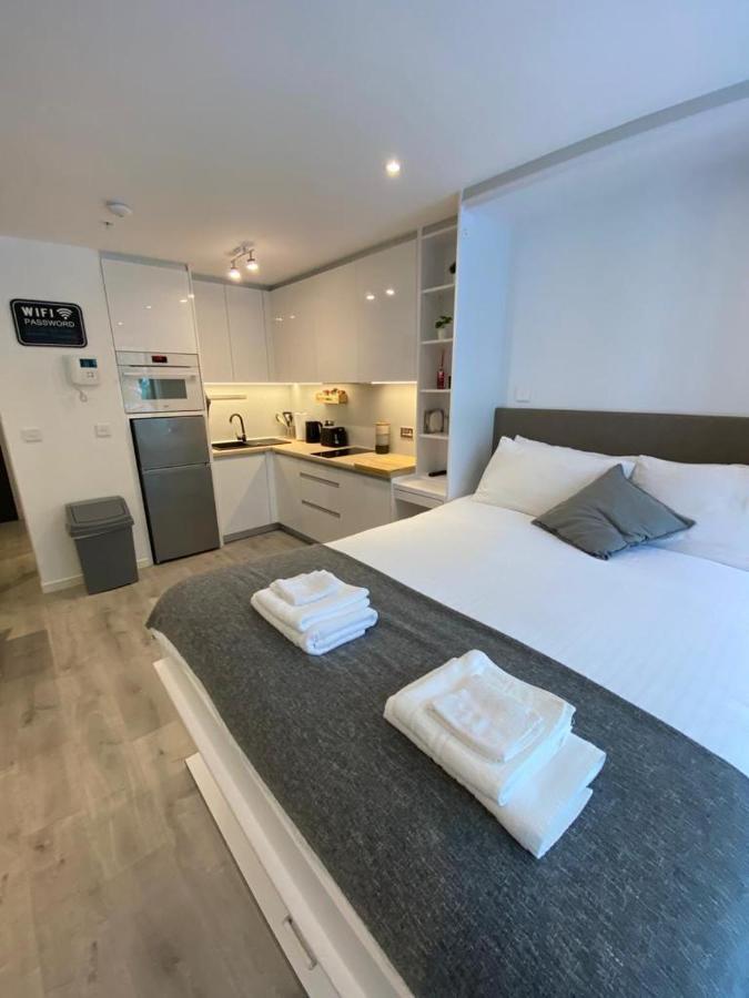 Cp High Floor Luxury Studio Gibraltar Bagian luar foto